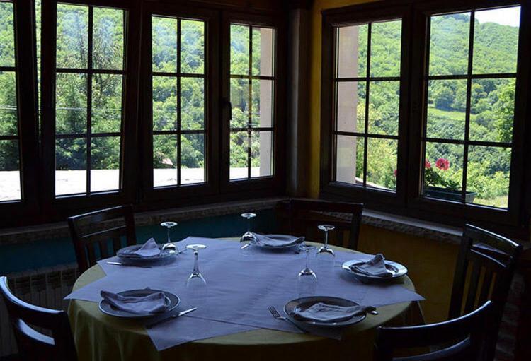 Hotel Restaurante La Carasca Orlé Eksteriør billede